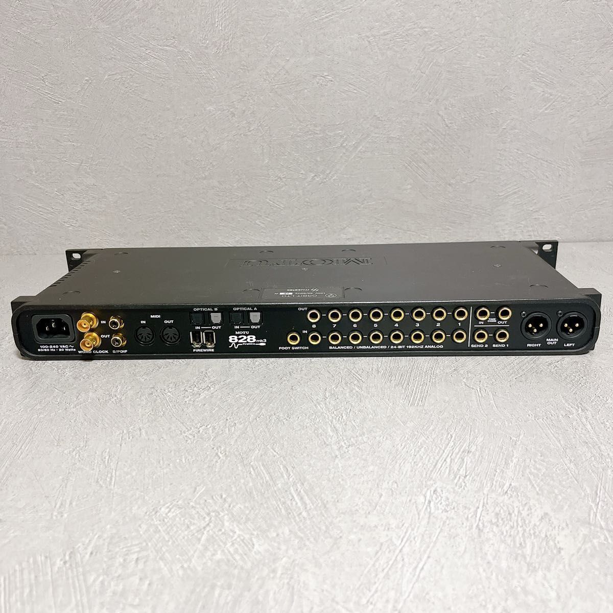 オーディオインターフェイス 音響機器