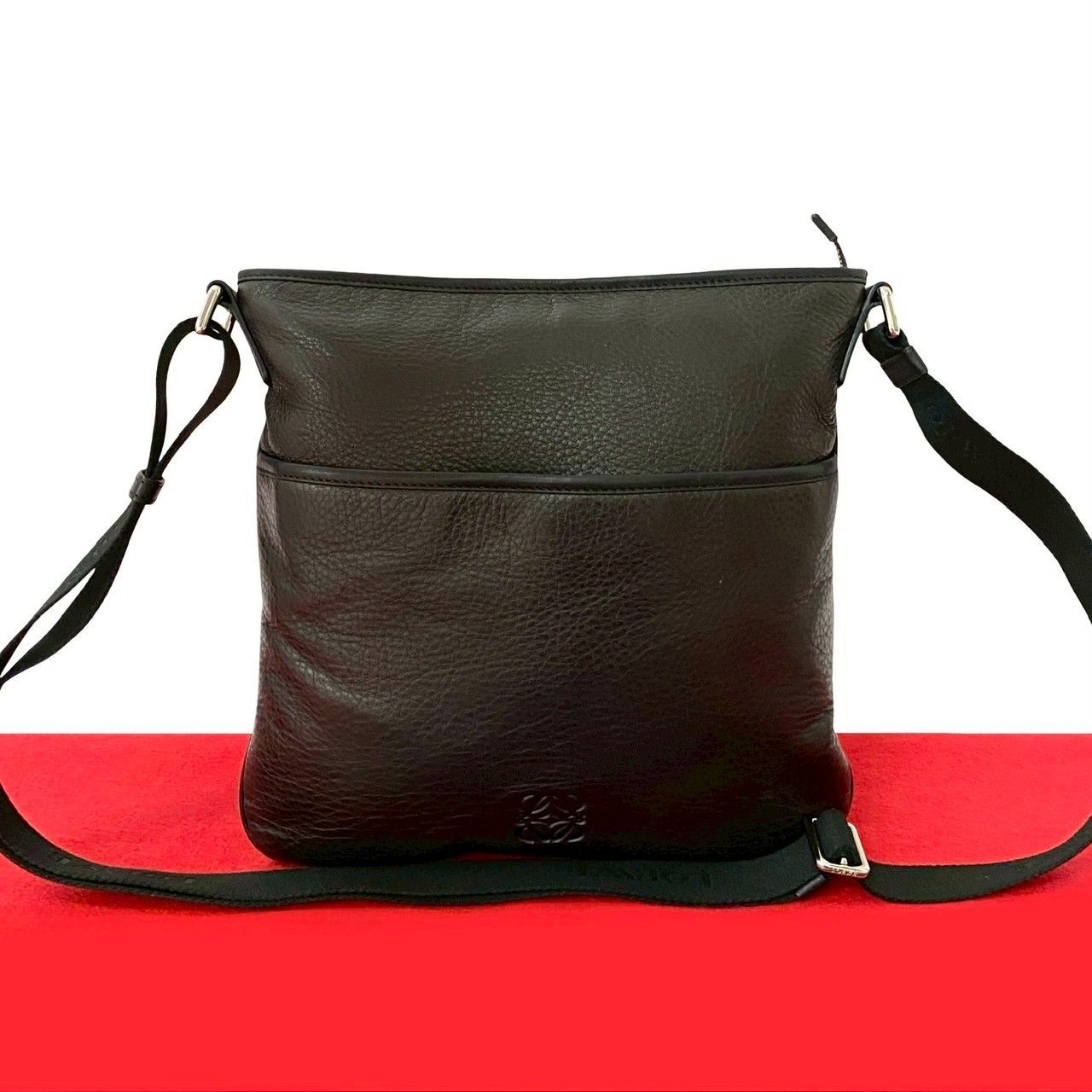 極 美品 LOEWE ロエベ アナグラム エンボス ロゴ レザー 本革