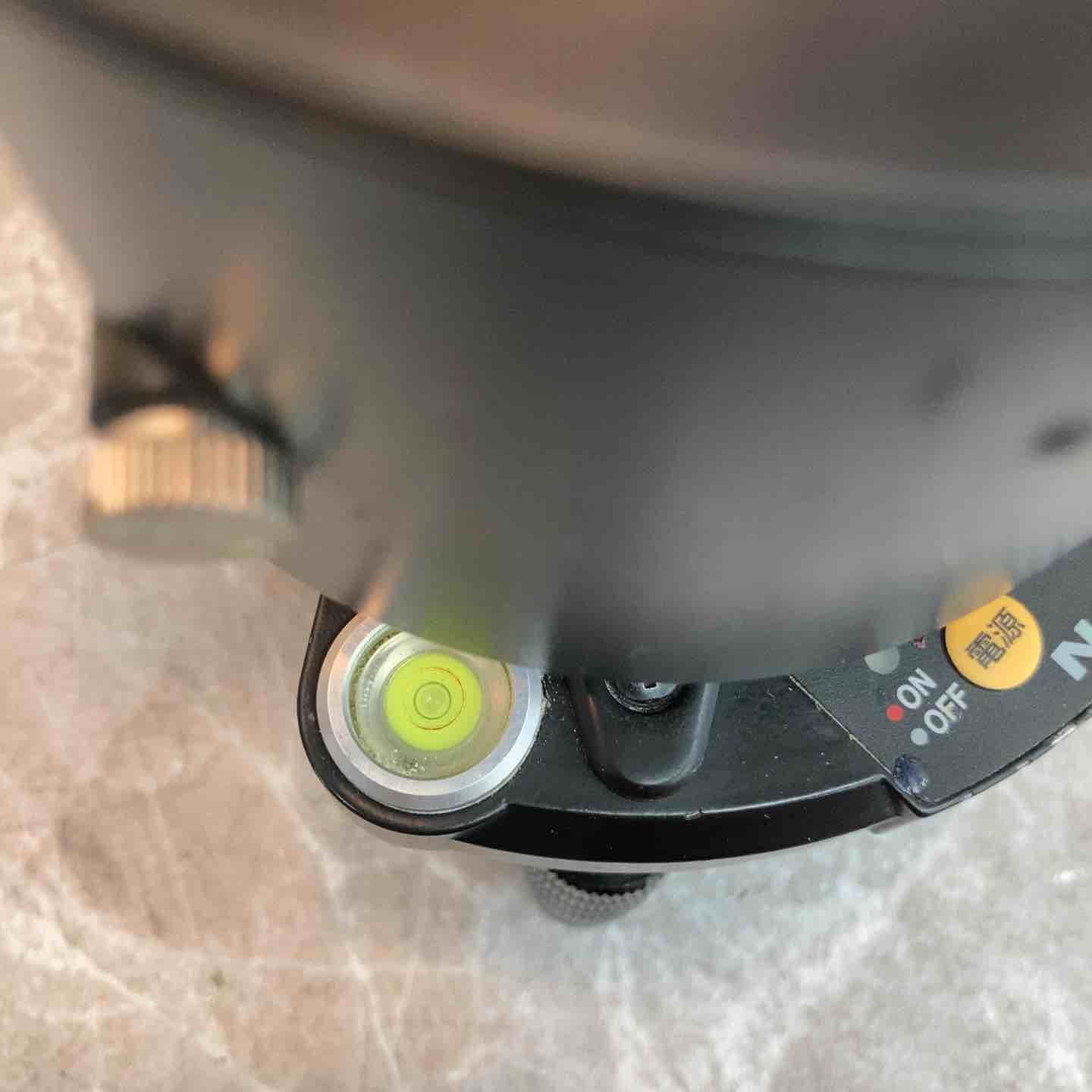 自動追尾レーザー墨出し器