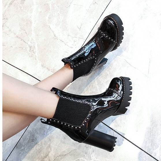 未使用級 トリーバーチ ローファー 厚底 ロゴ金具　　６1/2 未使用級 トリーバーチ ローファー 厚底 ロゴ金具 61/2 未使用級