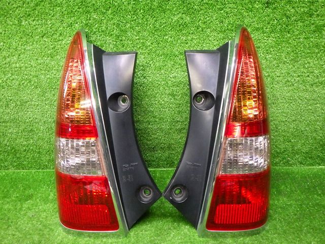 ダイハツ　L650S　L660S　ミラジーノ　テールレンズ　左右　220-51772　241030029