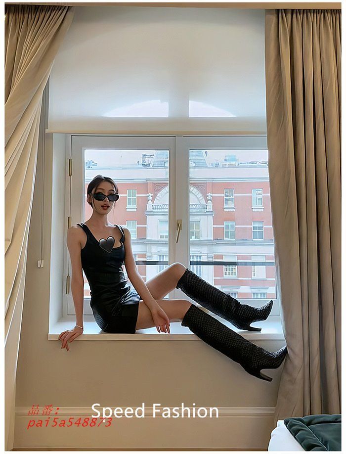 タイトワンピース