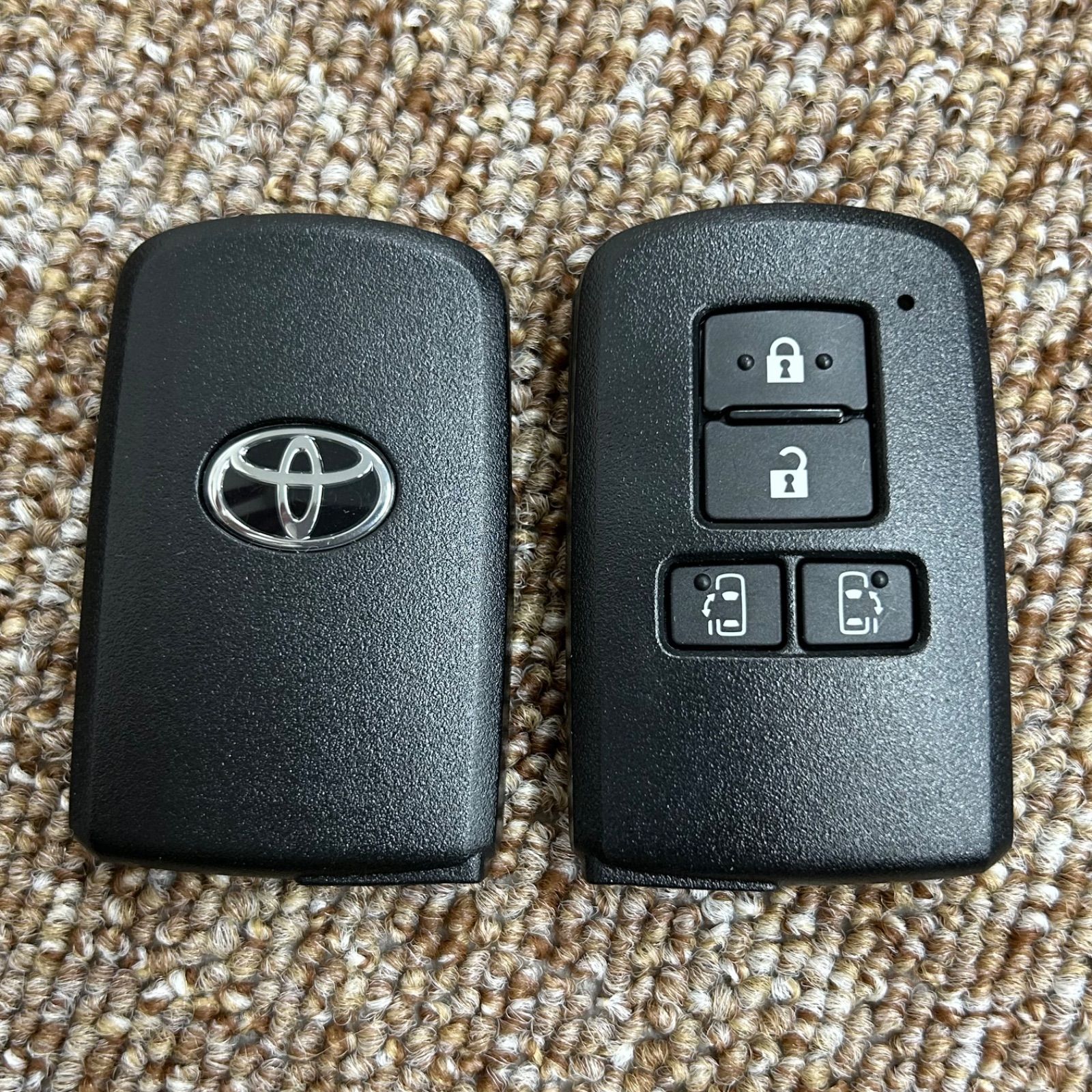 トヨタ ヴォクシー/ノア/エスクァイア シエンタスマートキー 両側パワスラ　美品 スマートキー 4ボタン 両側パワースライド トヨタ ノア