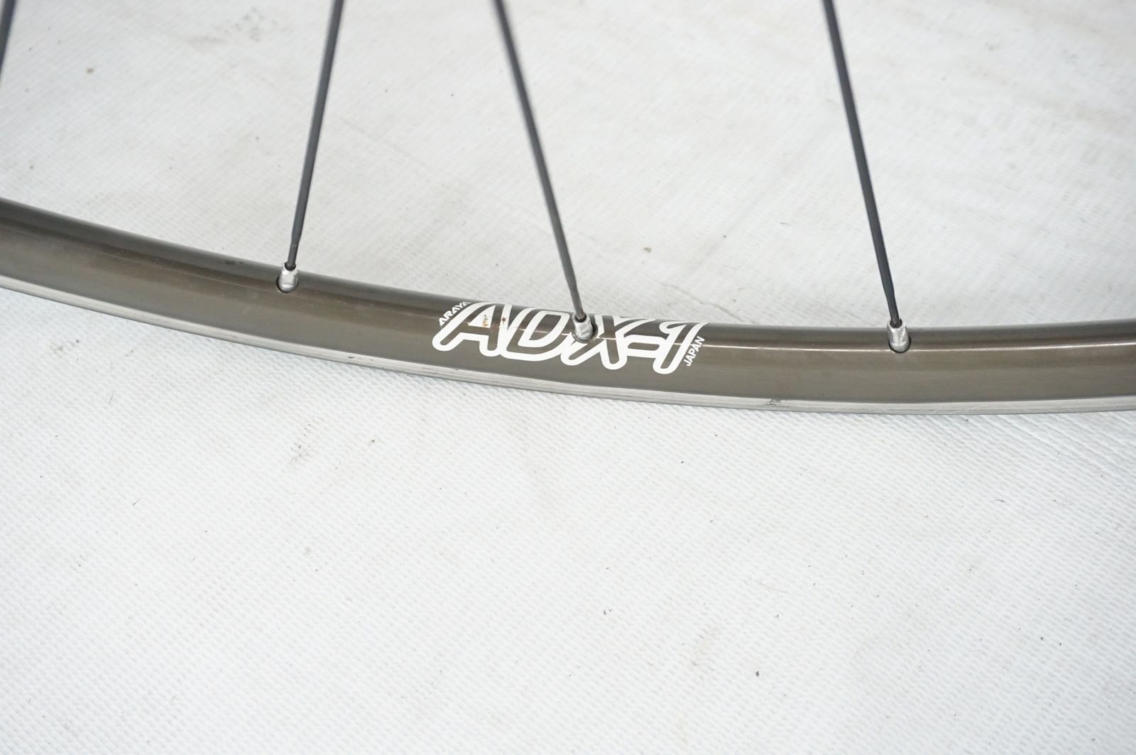 自転車 ARAYA 「アラヤ」 ADX-1 リム SHIMANO DURA-ACE 7700 ハブ 手 