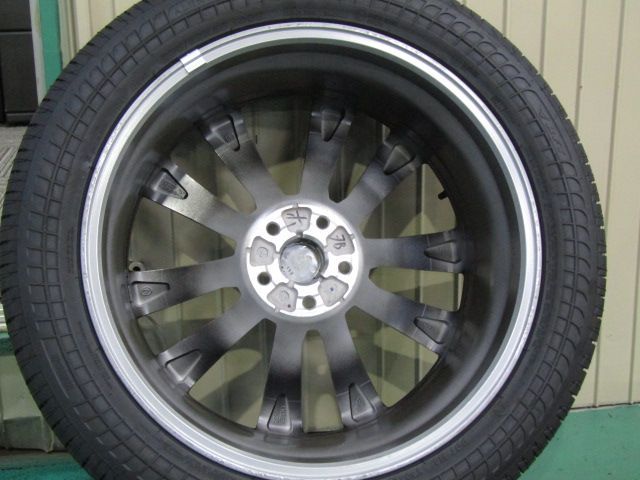 新車装着タイヤ付き