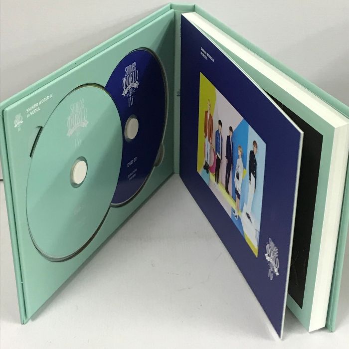 SHINee World IV (2DVDs + ポストカードブック) (韓国盤) [CD] Amazon.co.jp | SHINee World IV (2DVDs + ポストカードブック