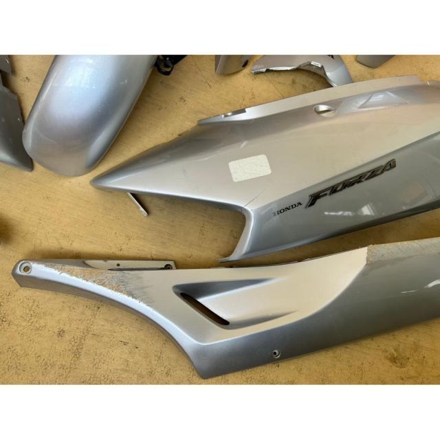 58792 ホンダ HONDA フォルツァ MF06 外装カウルセット アッパー サイド リア フェンダー シルバー LAWEED_CL
