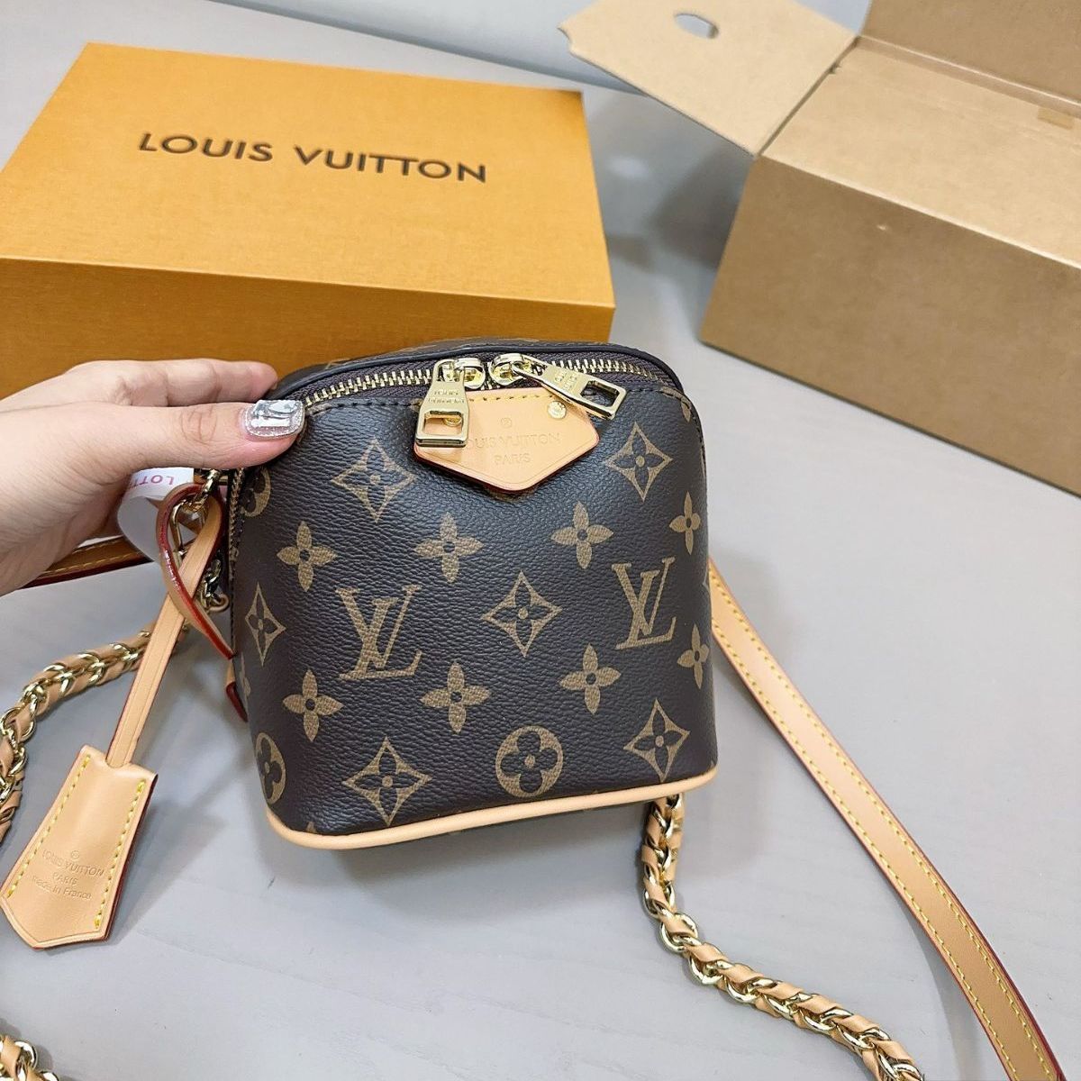 新品  LOUIS VUITTON  ルイ・ヴィトン クロスボディバッグ