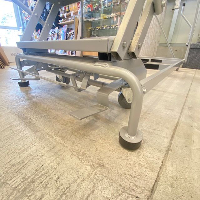 ストッパー付き 高所作業台