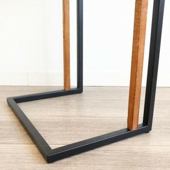 サイドテーブル