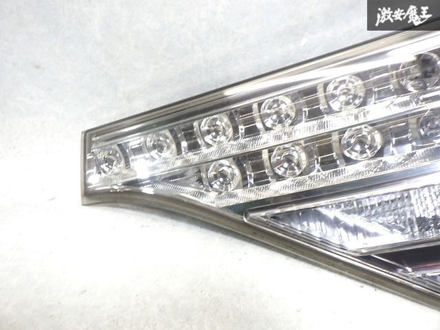 AHR20 トヨタ純正 エスティマAHR20 LEDテールランプ右側 ICHIKOH28-207