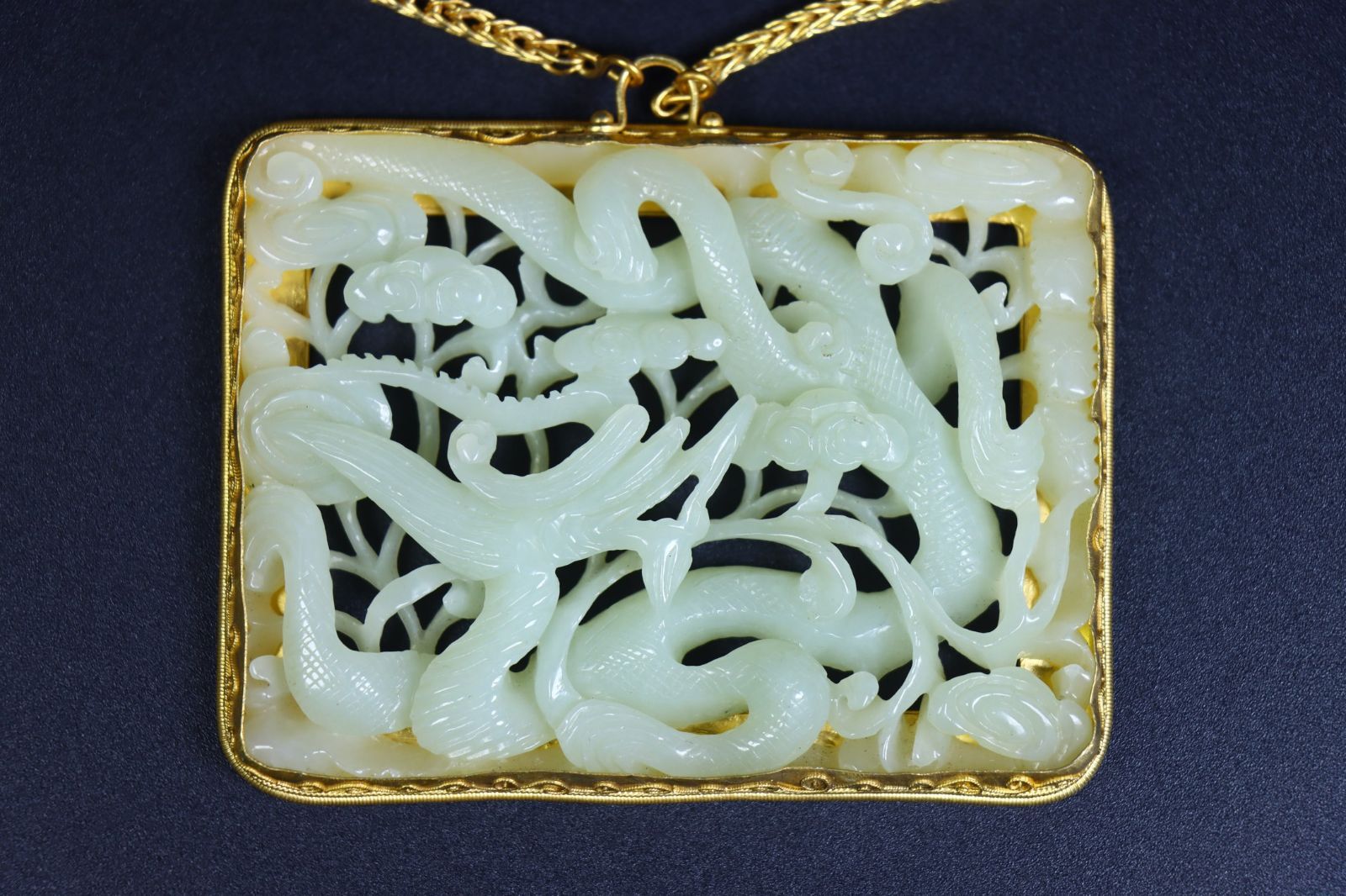 旧家蔵出し 和田玉細密彫 羊脂玉 透空彫 包銀 神獣紋 玉牌 玉佩 ペンダント 古美術品 収集家