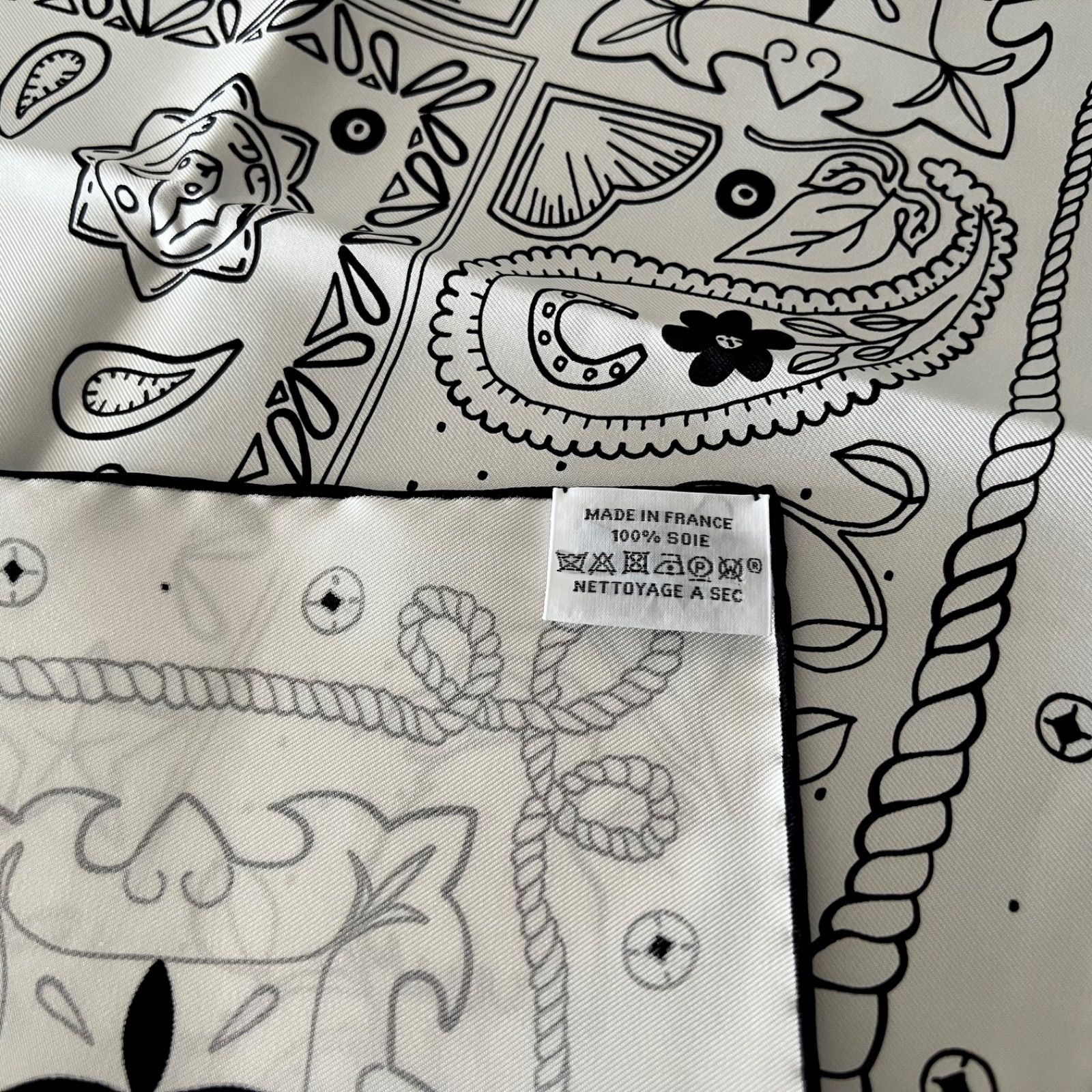 HERMES エルメス Animaux Bandana アニマルバンダナ 55 白黒 - メルカリ