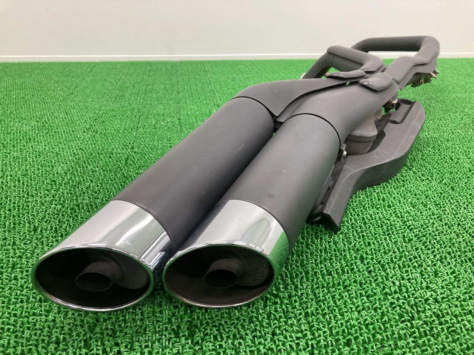 XVS1300CA マフラー 27D ヤマハ 純正 中古 バイク 部品 VP33N コケキズ 