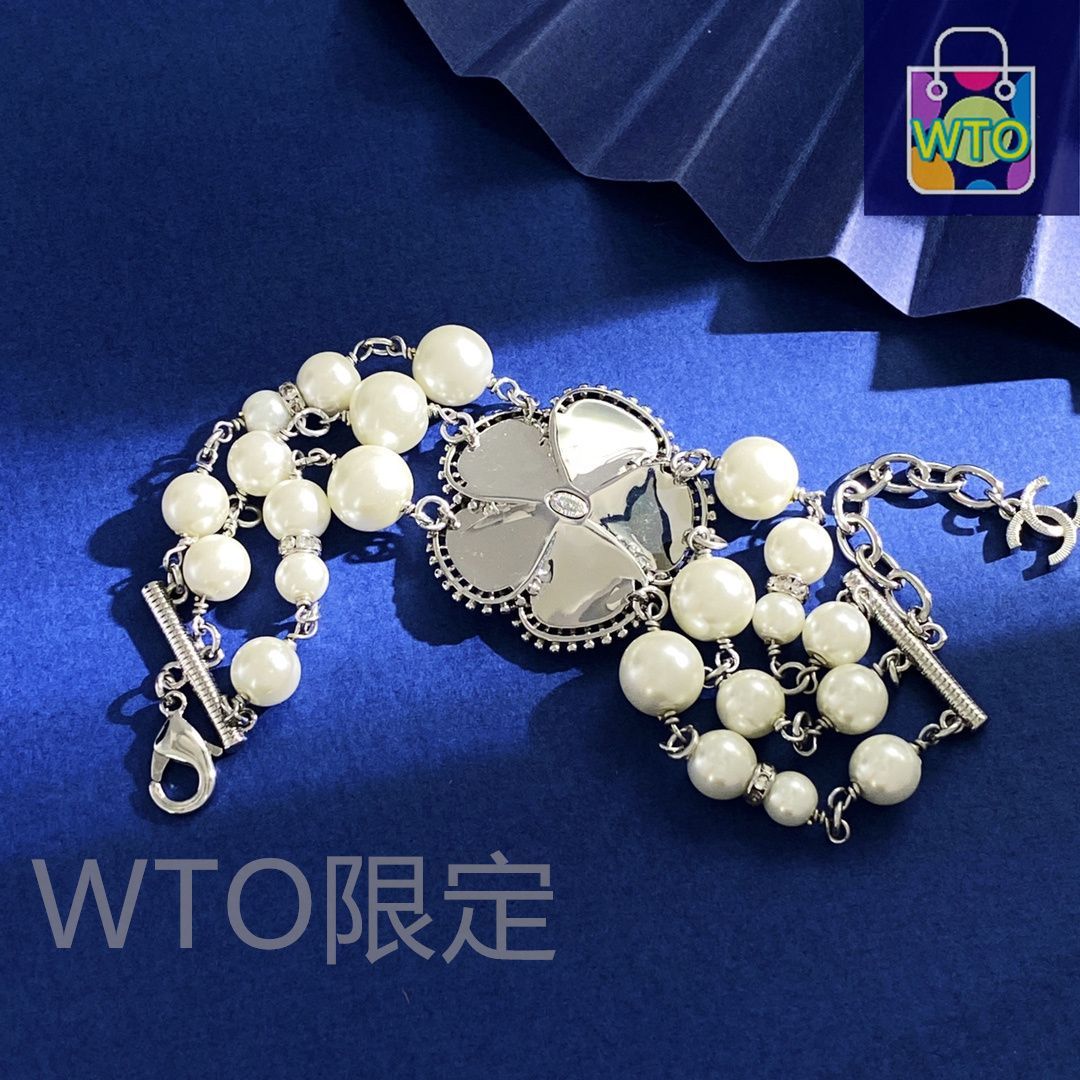【CHANEL★3本セットでキラキラ感満載】 シャネル バングル 3連 CHANEL(シャネル) ブレスレット(レディース) - 海外通販のBUYMA
