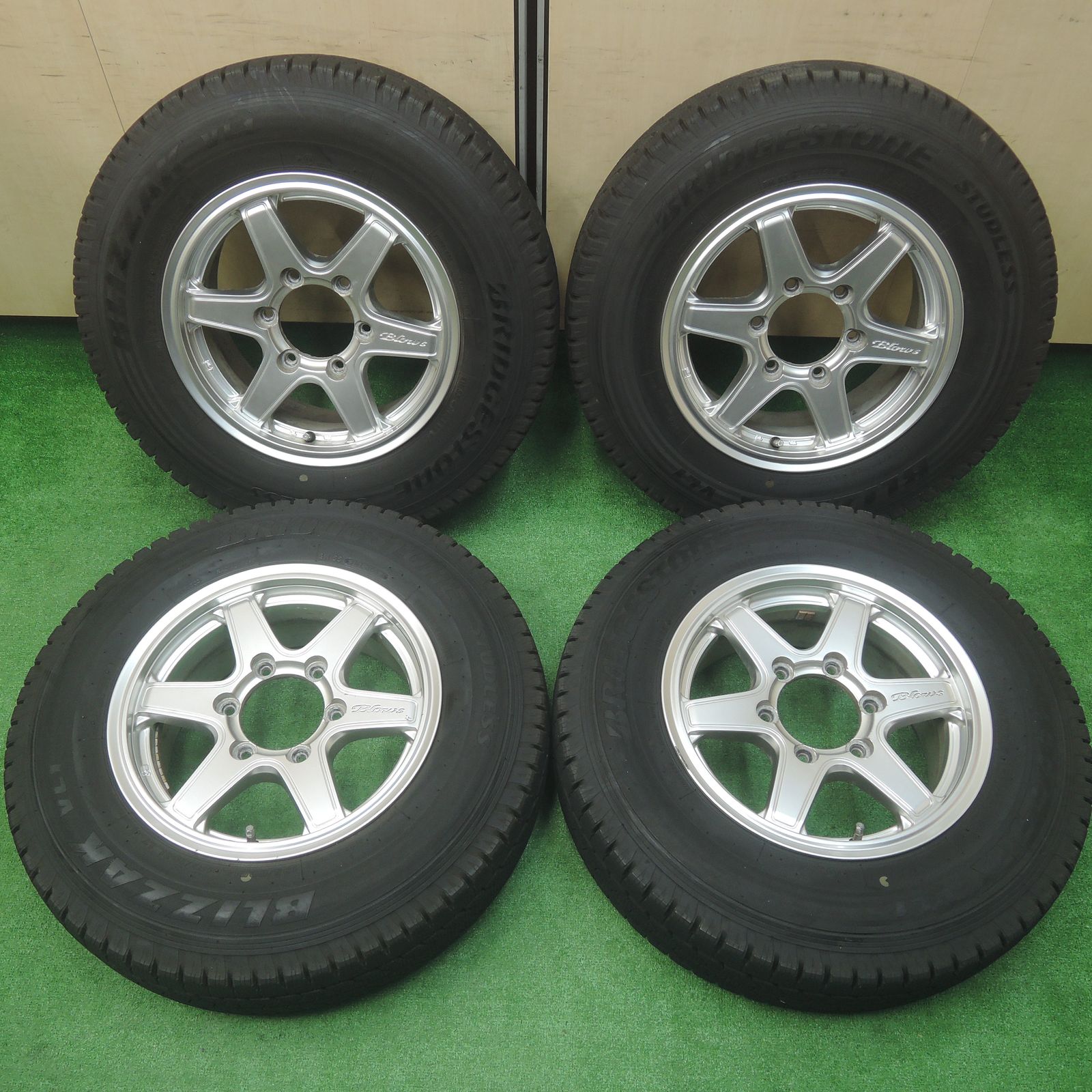 【バリ溝！】ハイエース 195/80R15 107L タイヤホイールセット バリ溝！】ハイエース 195/80R15 107L タイヤホイールセット