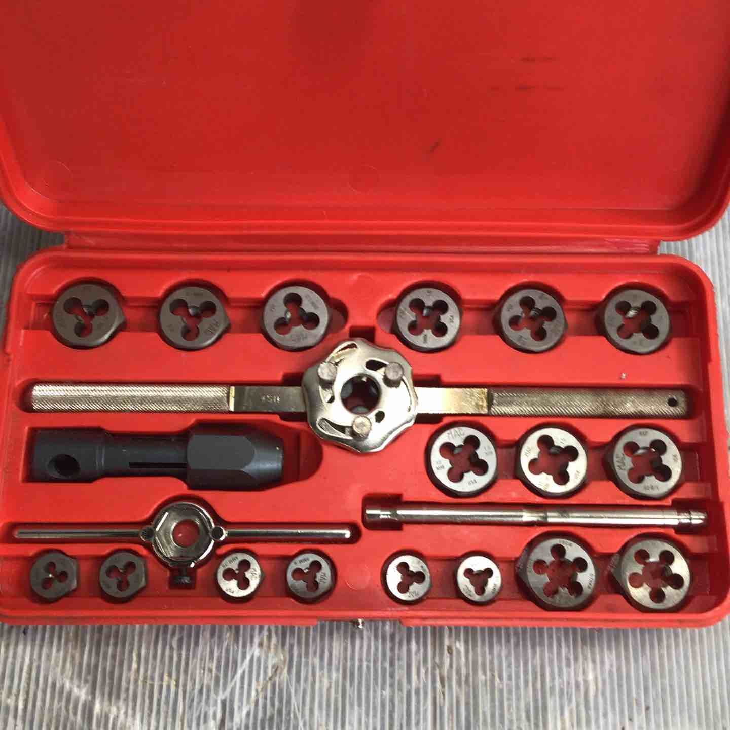 MACTOOLS タップダイスセット