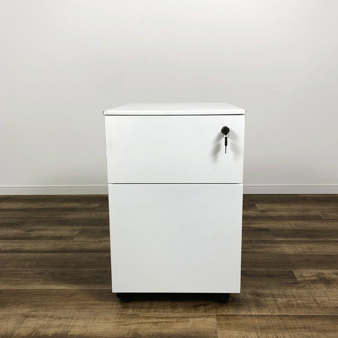 WHITE カッシーナ