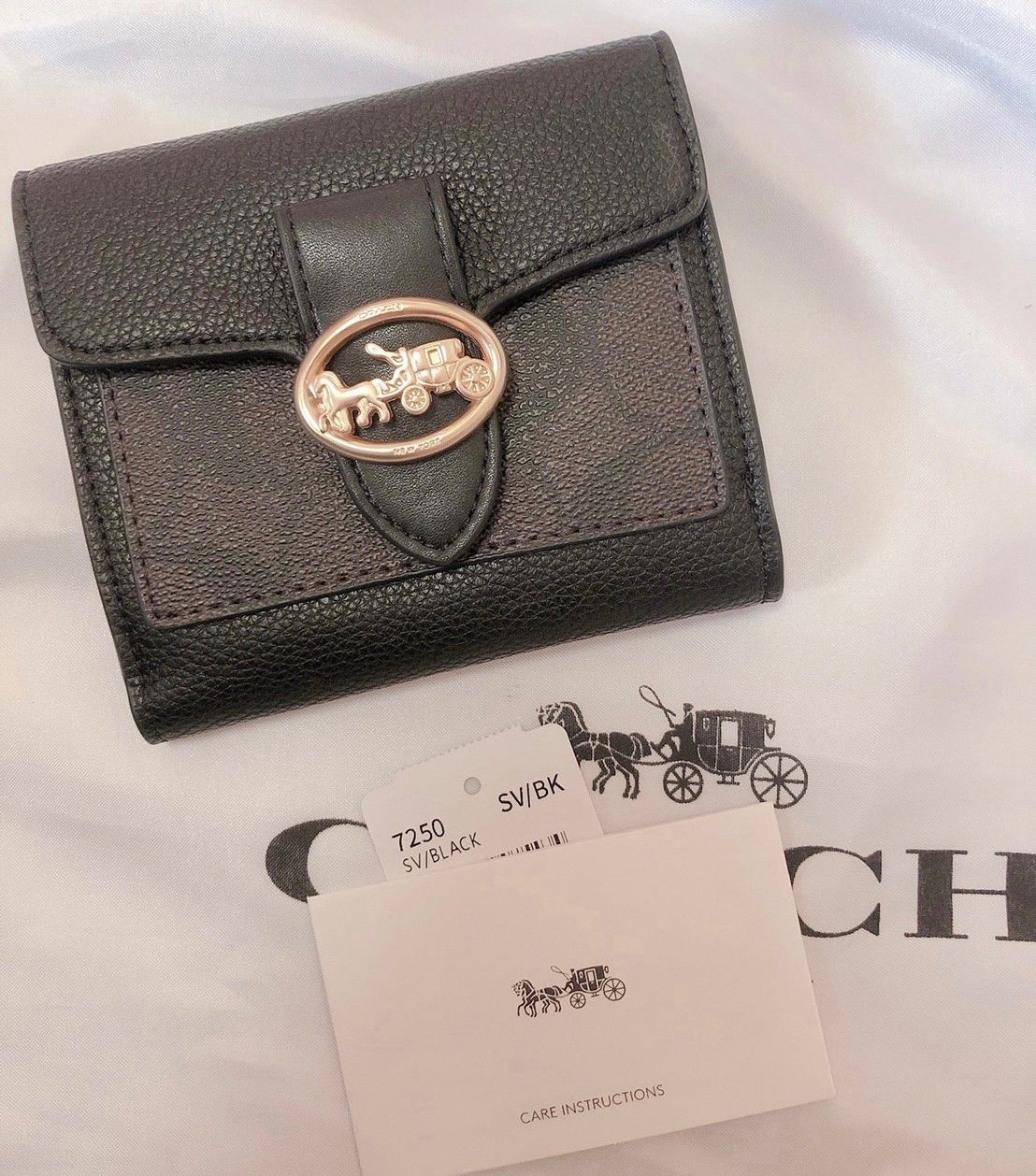 人気の福袋 2021春大特価セール！ 新品、未使用 COACH コーチ 折り財布