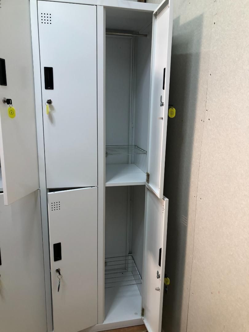 スチールロッカー
