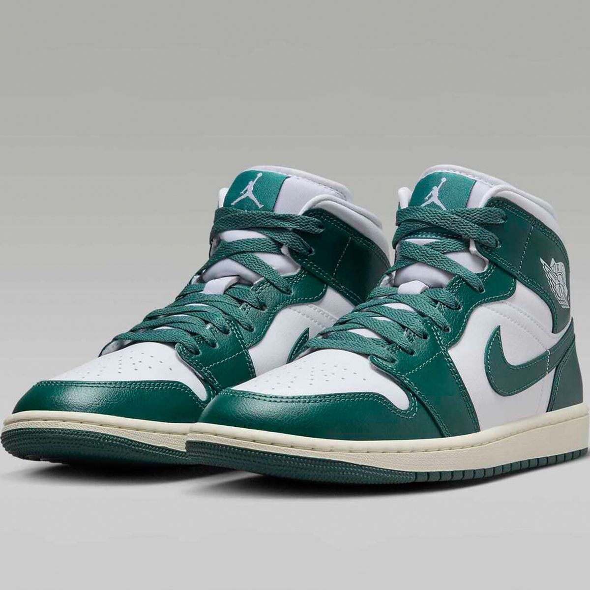 ナイキ] エア ジョーダン 1 ミッド [W AIR JORDAN 1 MID