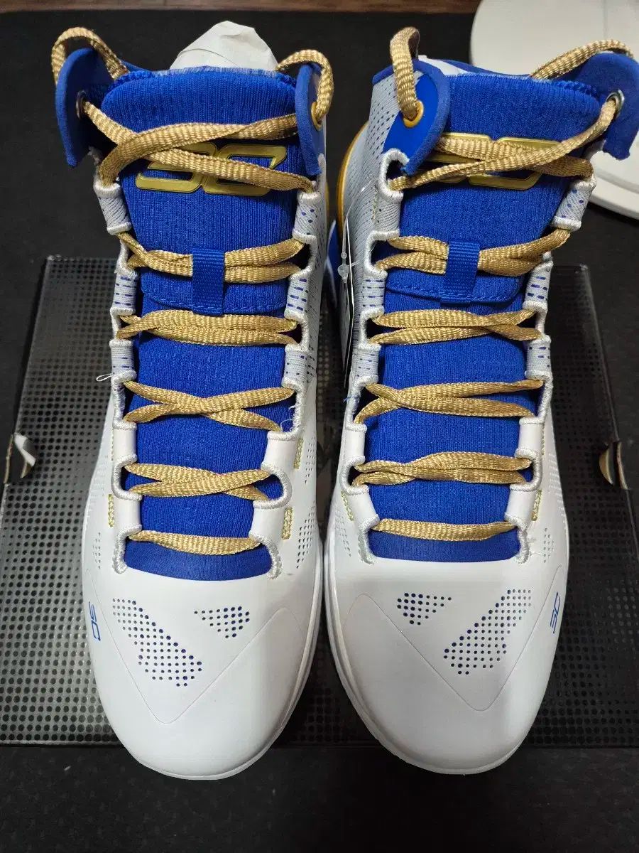 265 UNDER ARMOUR アンダーアーマー カリー 2 ゴールドリング バスケットシューズ