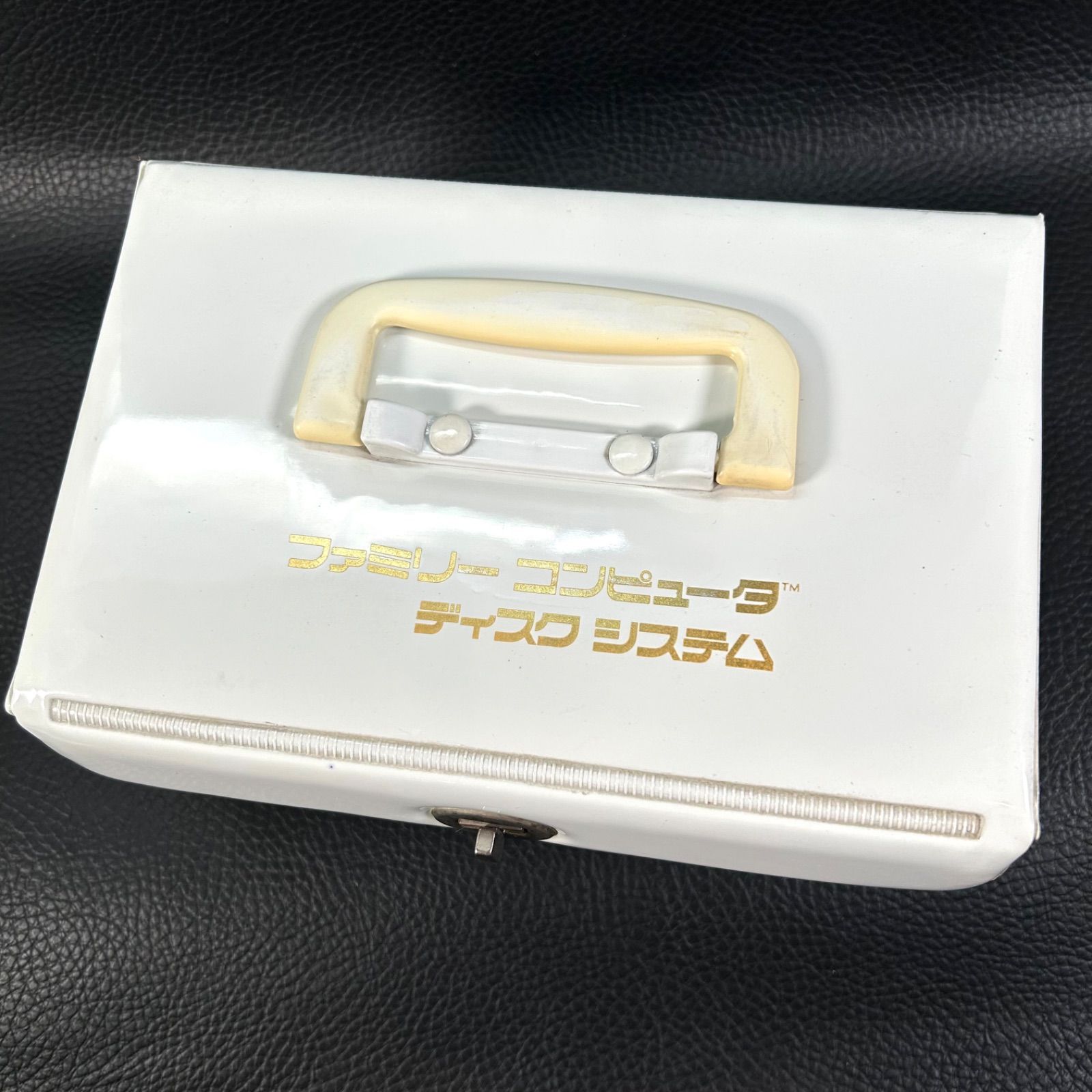 元箱入り！任天堂ファミリーコンピュータ＋ソフト10本付♪ 元箱入り！任天堂ファミリーコンピュータ＋ソフト10本付♪ d