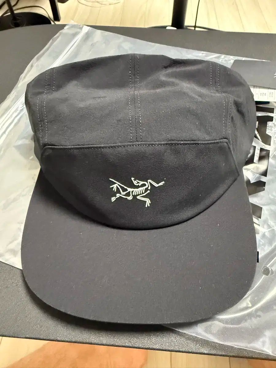 ARC TERYX GAMMA 5 パネル キャップ 帽子 ブラック S M サイズ