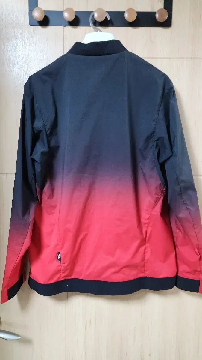 新作満載。 店舗正規品 Titleist タイトリスト グラデーション ウィンドブレーカー 100 【品質入荷】