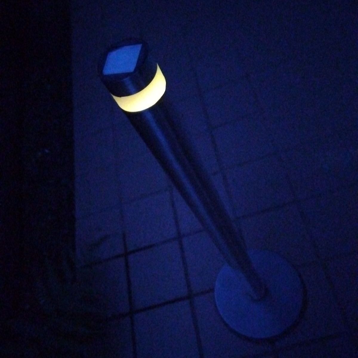 特価品 ソーラー LED トリックポール ベガ 可倒式 カー用品 駐車場 