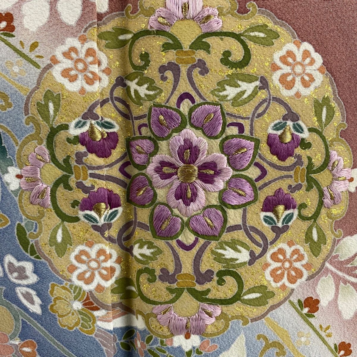 【美品】逸品　高級刺繍　正絹　初着　宝船 振袖 身丈174.5cm 裄丈68cm L 袷 御所車 牡丹 刺繍 銀通し 赤