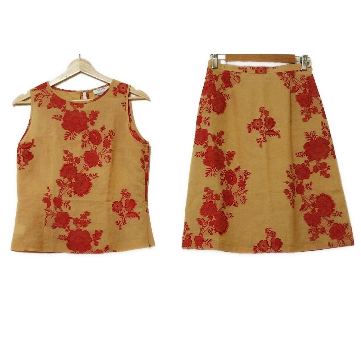 Scapa スキャパ スカートセットアップ レディース - ベージュ×レッド 花柄