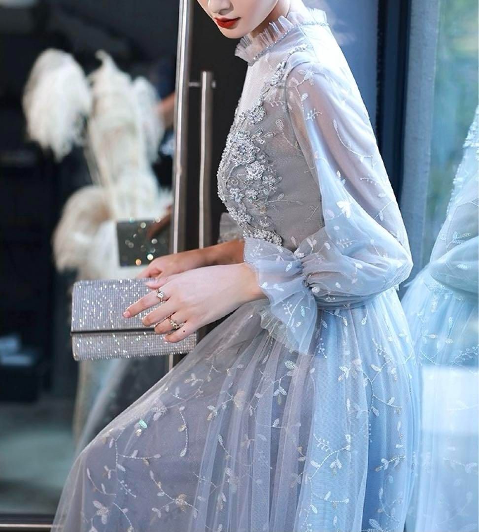 上品な花柄のパールが散りばめられた イブニングドレス♩.• 花柄の散りばめられた 美しい 長袖 イブニングドレス - メルカリ
