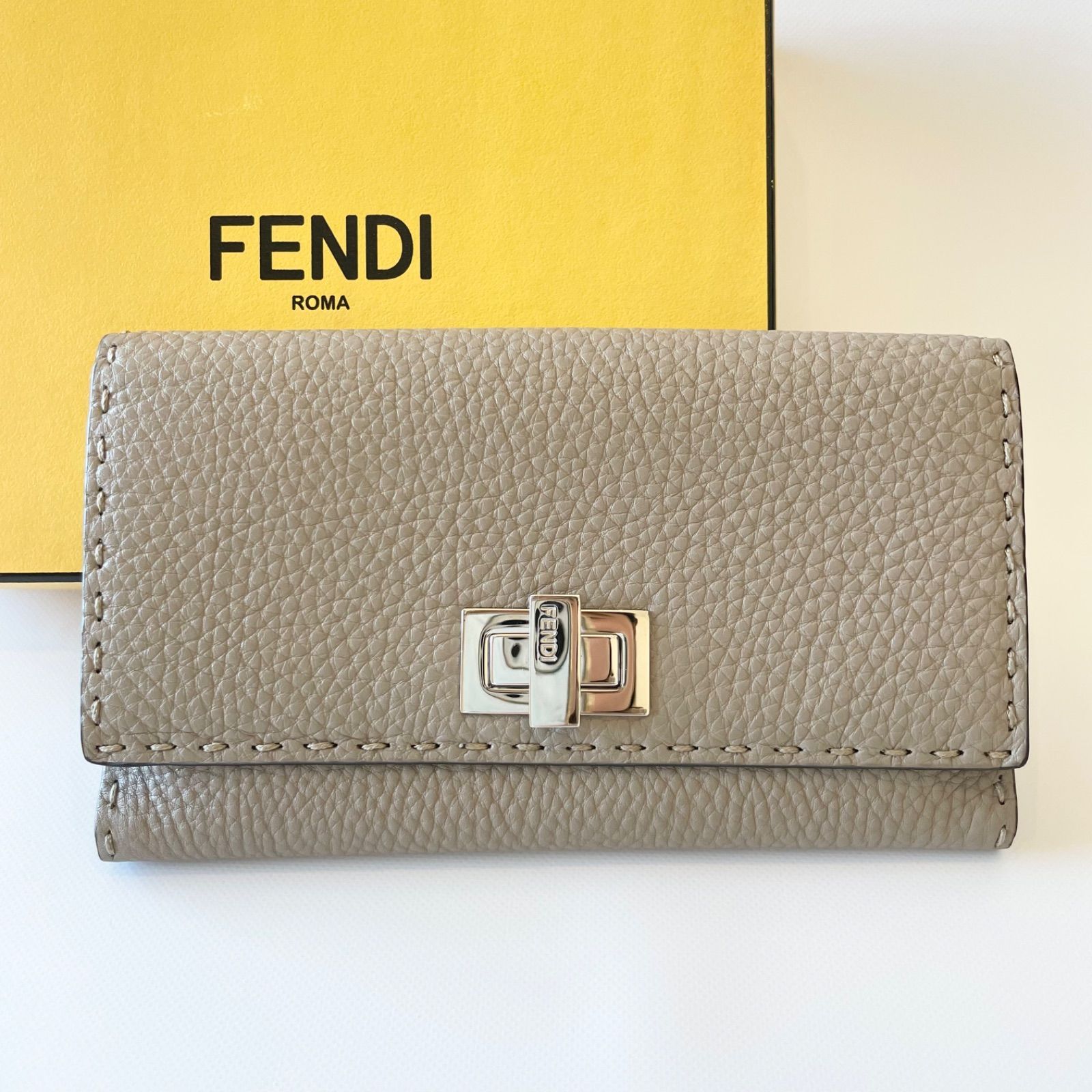 FENDI フェンディ 長財布 美品-