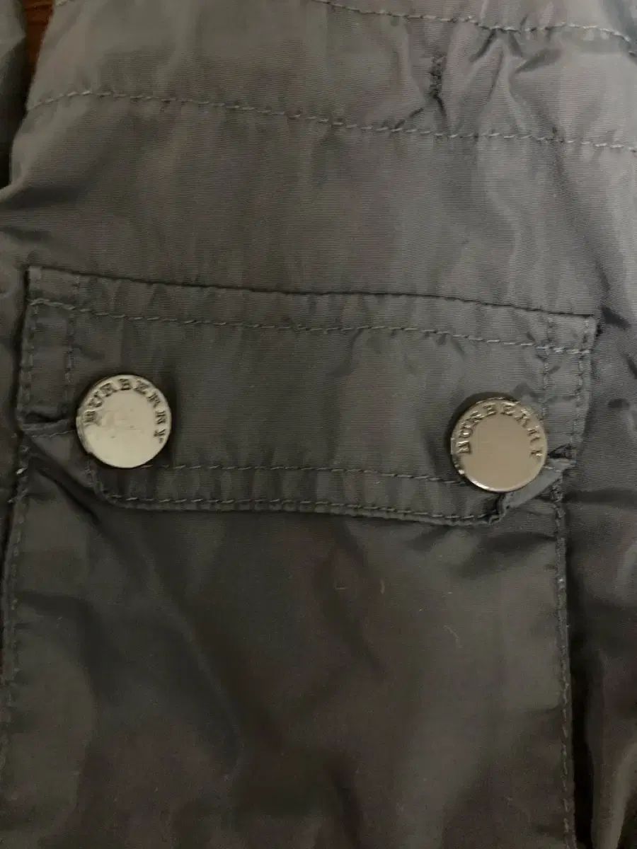 ネイビー ウィンドブレーカー