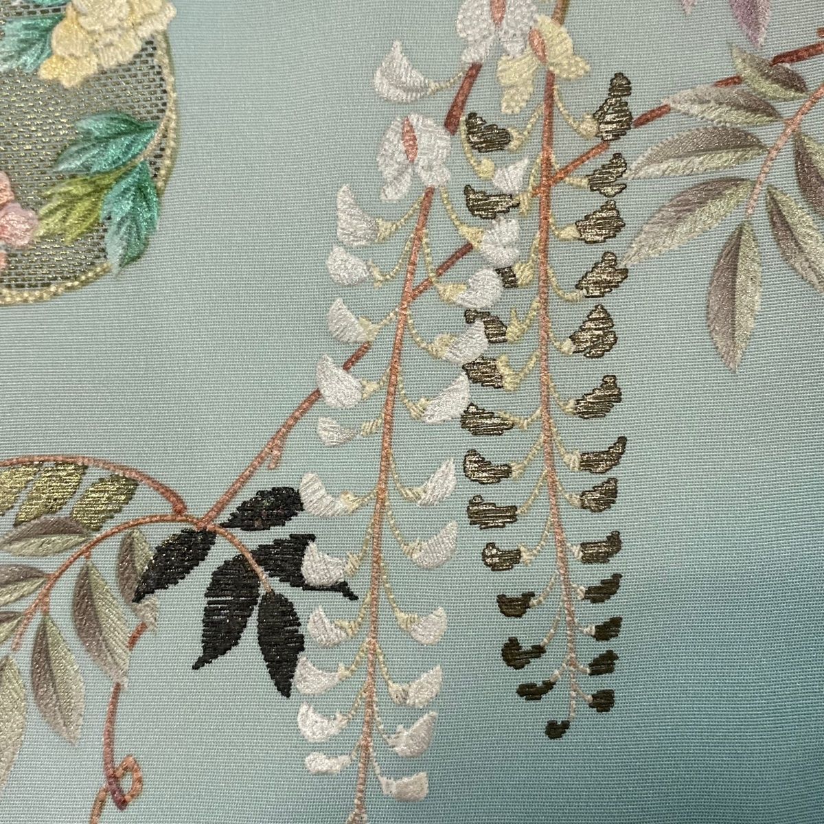 付下げ 身丈163.5cm 裄丈64cm M 袷 花丸文 藤 金彩 刺繍 薄緑