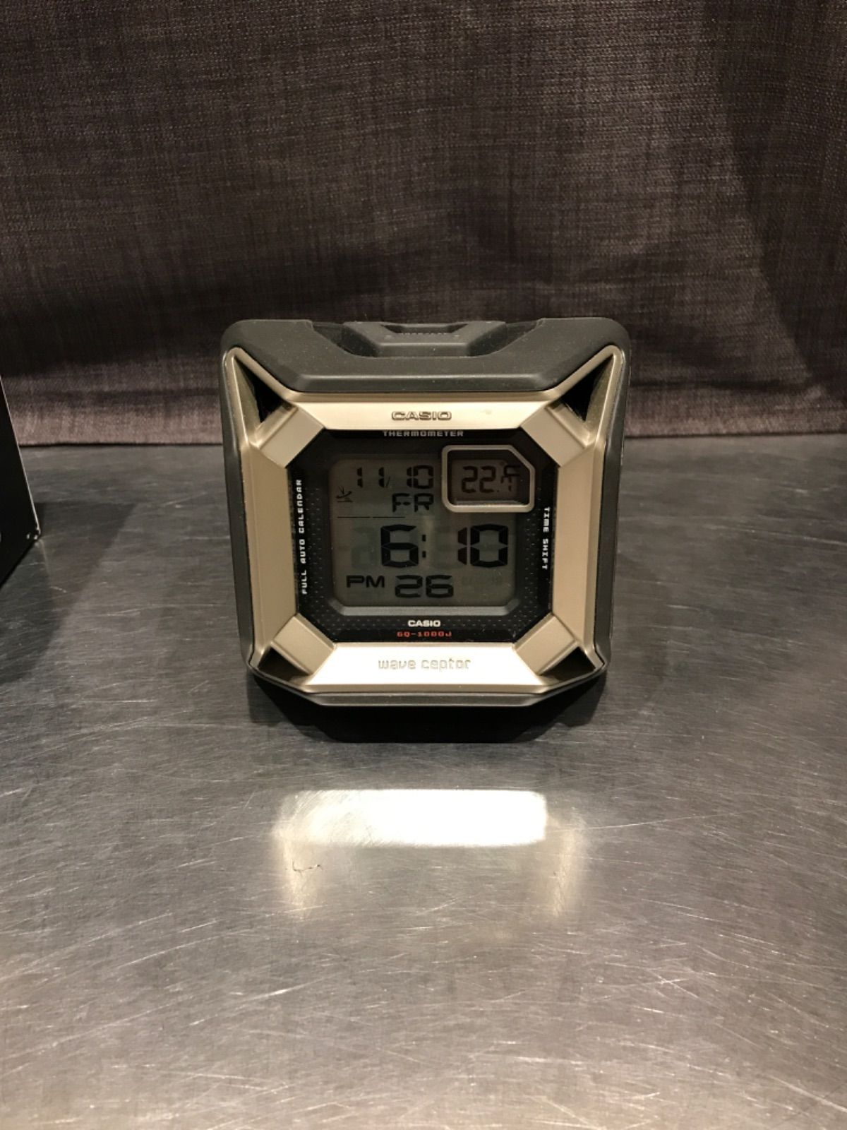 カシオ CASIO 電波目覚まし時計 GQ-1000 Gショック風 U - メルカリ