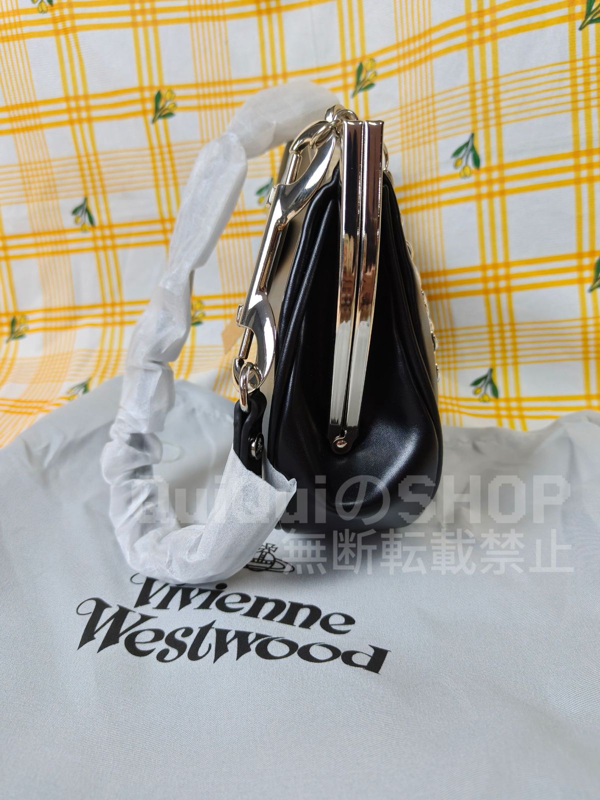 Vivienne Westwood ブラック クラッチバッグ Vivienne Westwood エンベロープ クラッチバッグ | ブラック