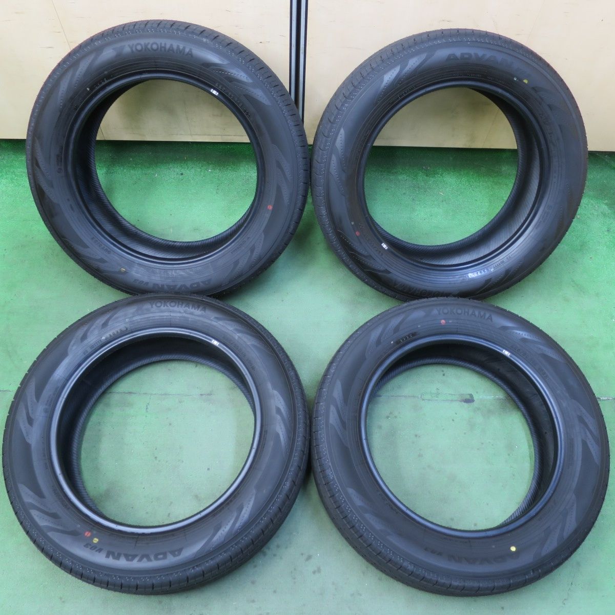 新車外し 25年 225 60R18 ヨコハマ アドバン V03 V03A タイヤ 18インチ 40系 アルファード ヴェルファイア レクサス NX 等 5091110イノタ