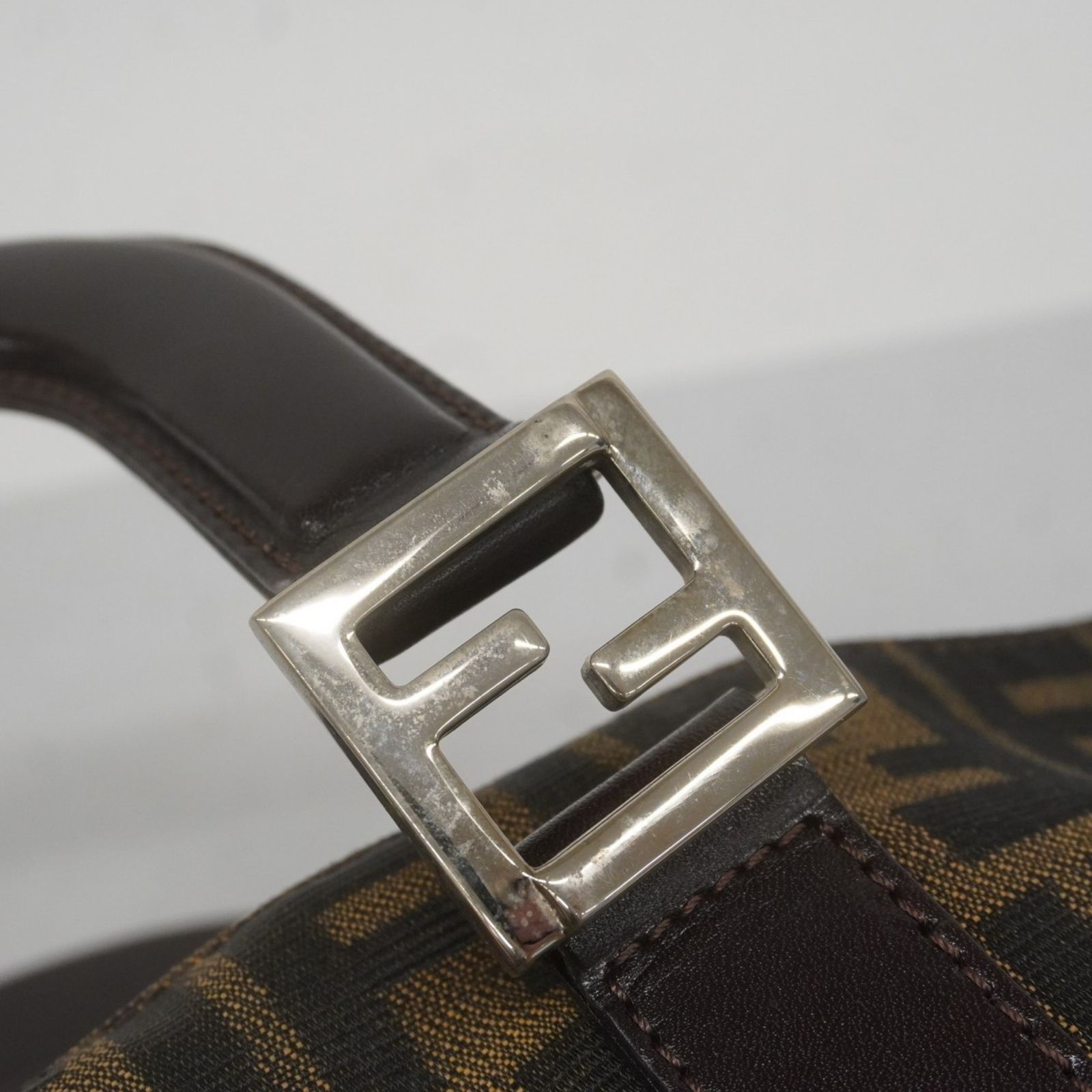 フェンディ Fendi