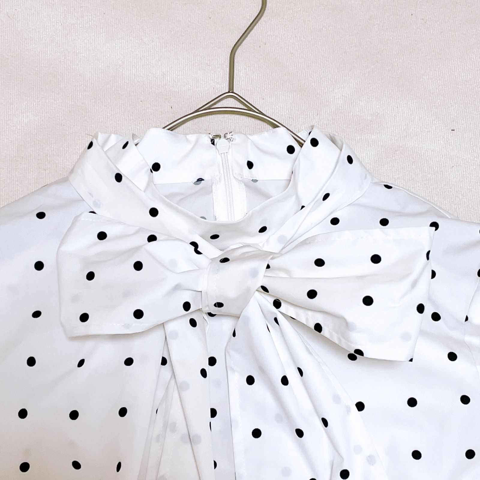 ベルスリーブ バックリボンブラウス