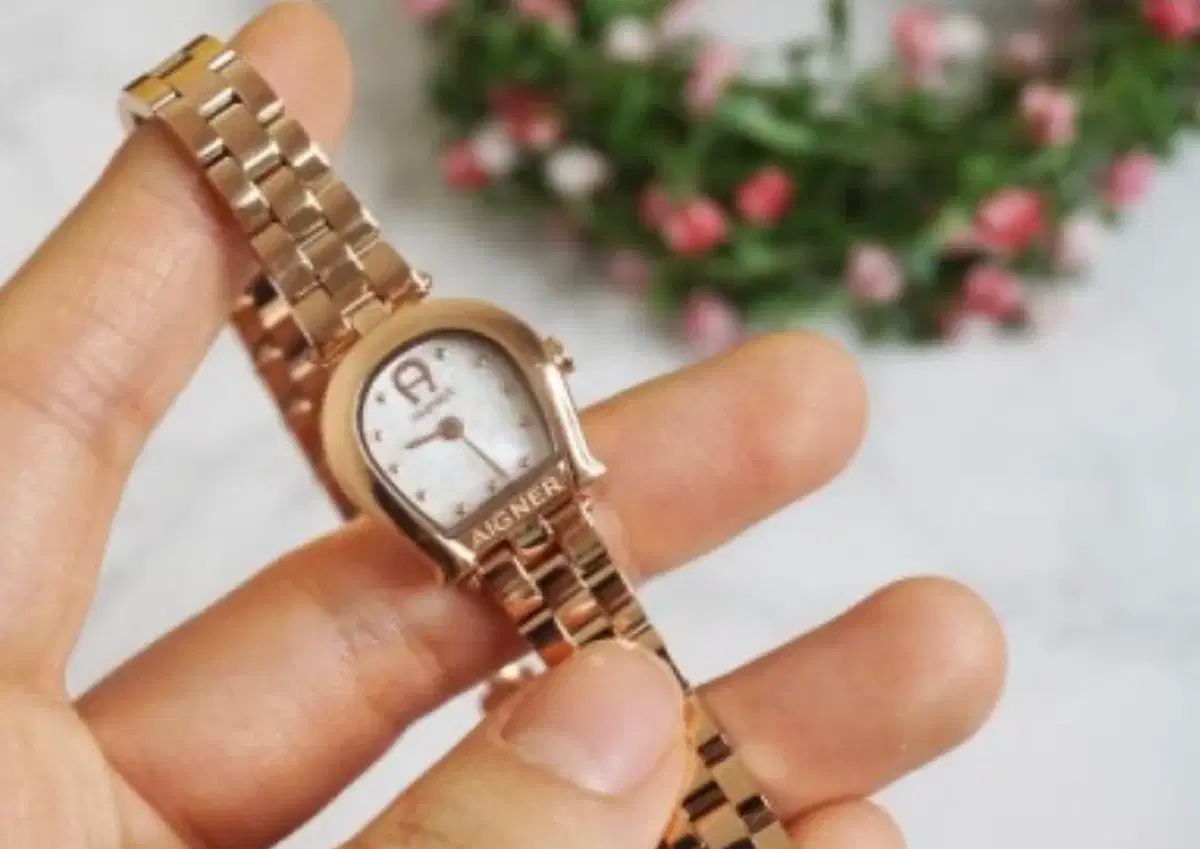 良品 FENDIフェンディ レディース腕時計ブラック3150Lブレスレット素敵