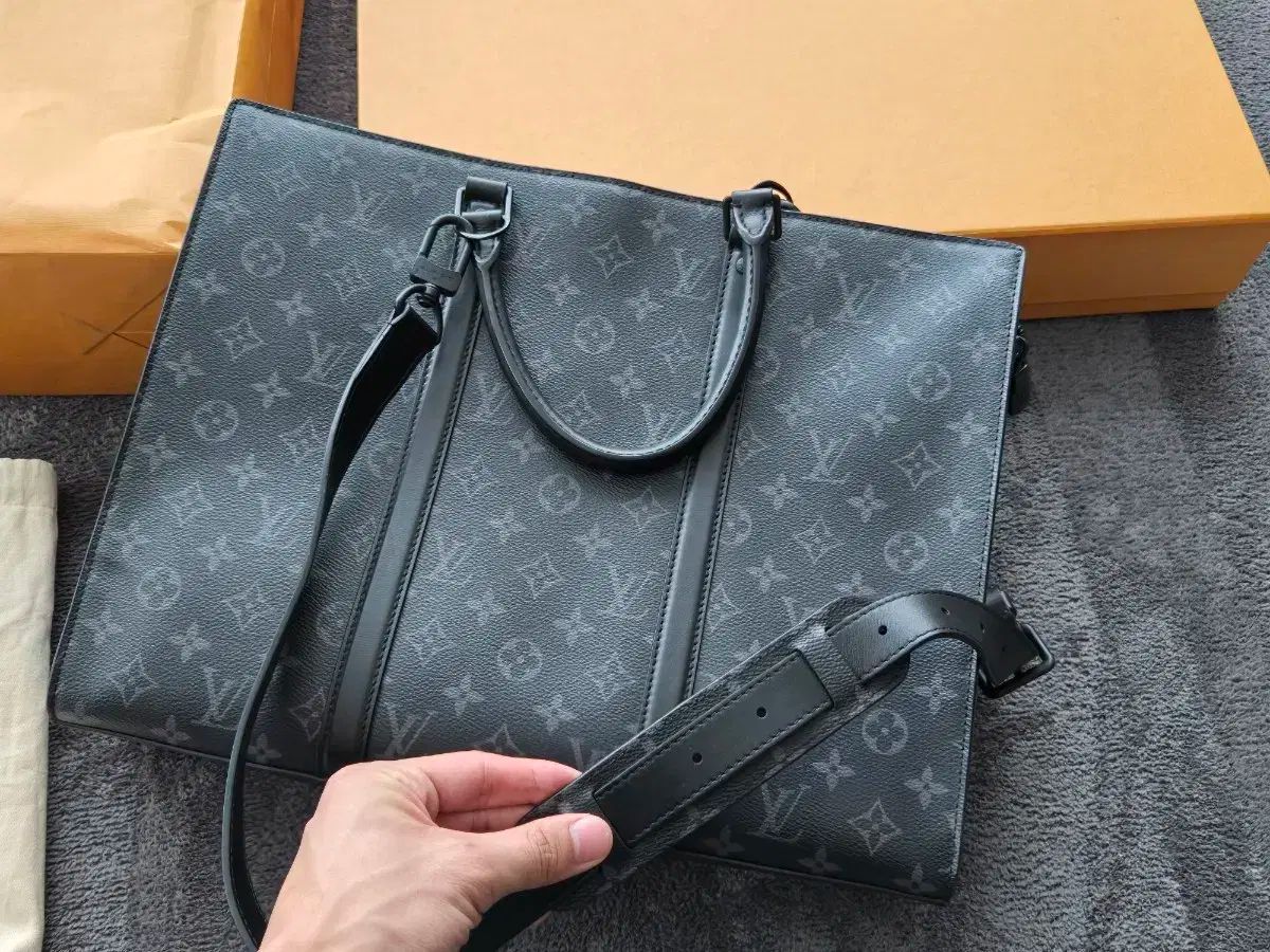 ルイヴィトン グラン・サック モノグラム エクリプス トートバッグ