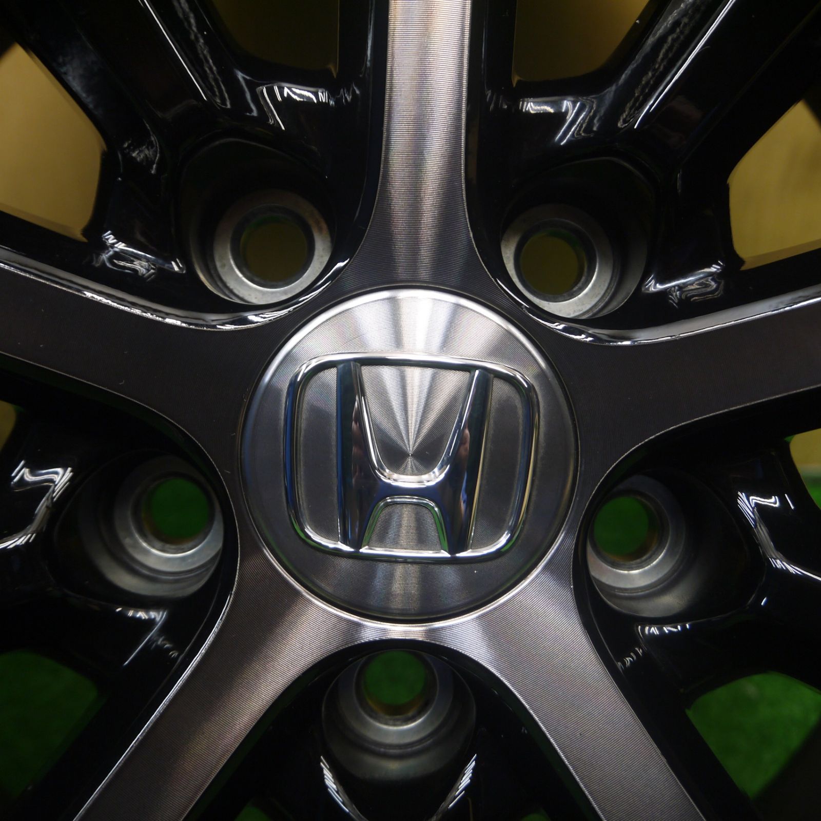 【未使用】シビックFK7後期型純正ホイール4本セット（ディスプレイラックサービス 未使用】シビックFK7後期型純正ホイール4本セット（ディスプレイ