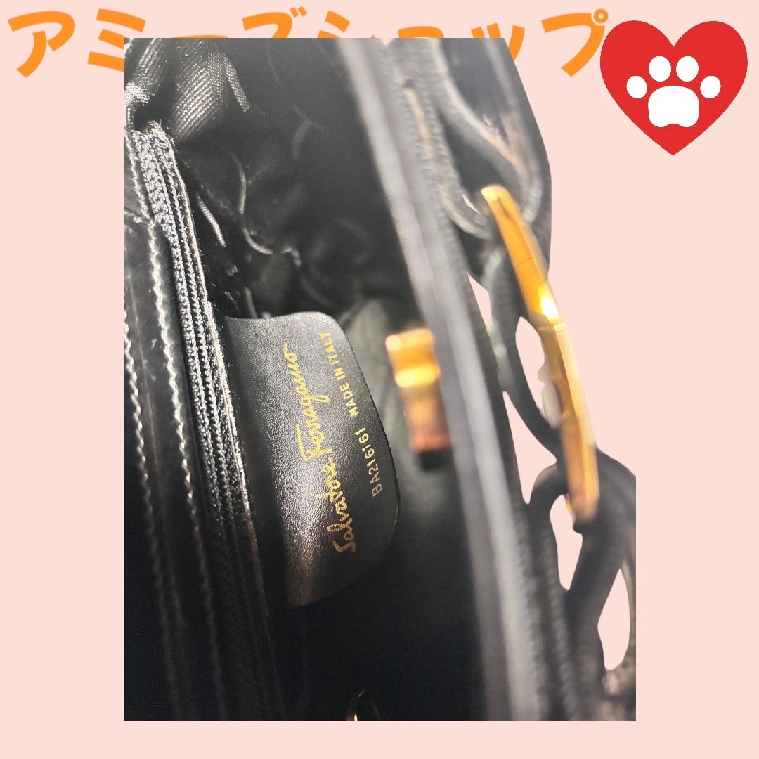 Salvatore Ferragamo ブラック リボン バケットバッグ ferragam-030_02a1.jpg