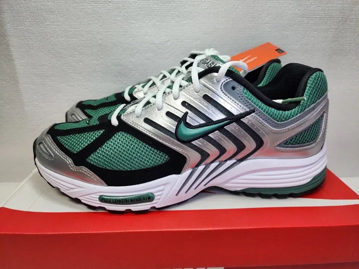 NIKE ナイキ
