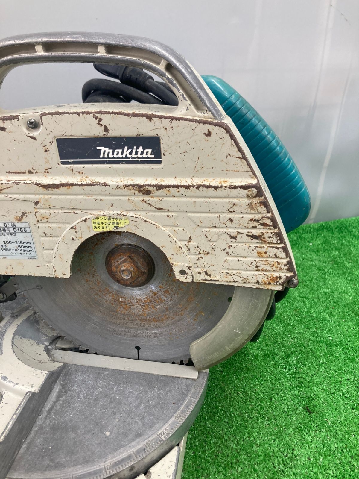 中古品】【0922】☆makita(マキタ) 216㎜ 8型卓上マルノコ 中古品】【0922】☆makita(マキタ) 216㎜ 8型卓上マルノコ