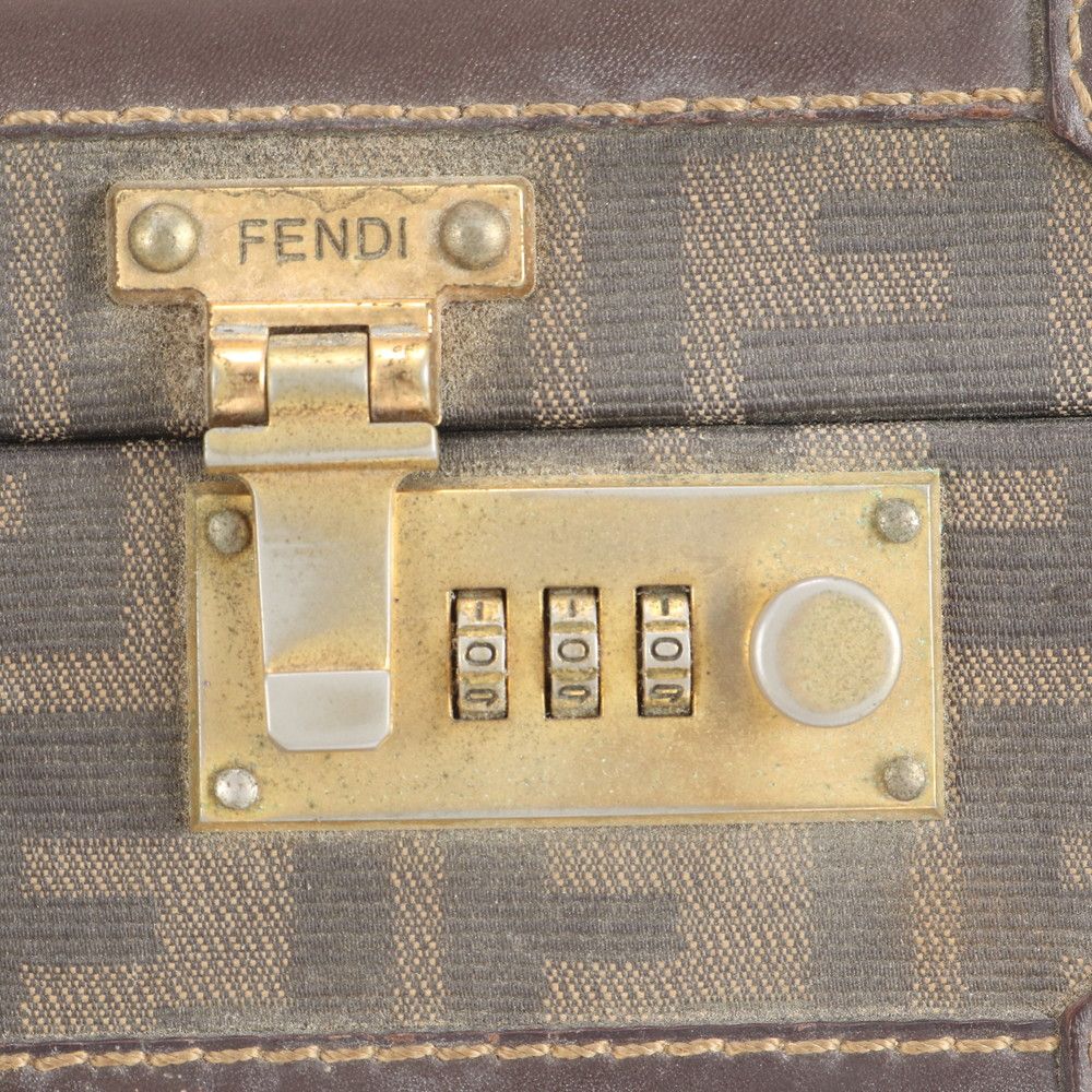 ハードケース ビジネス