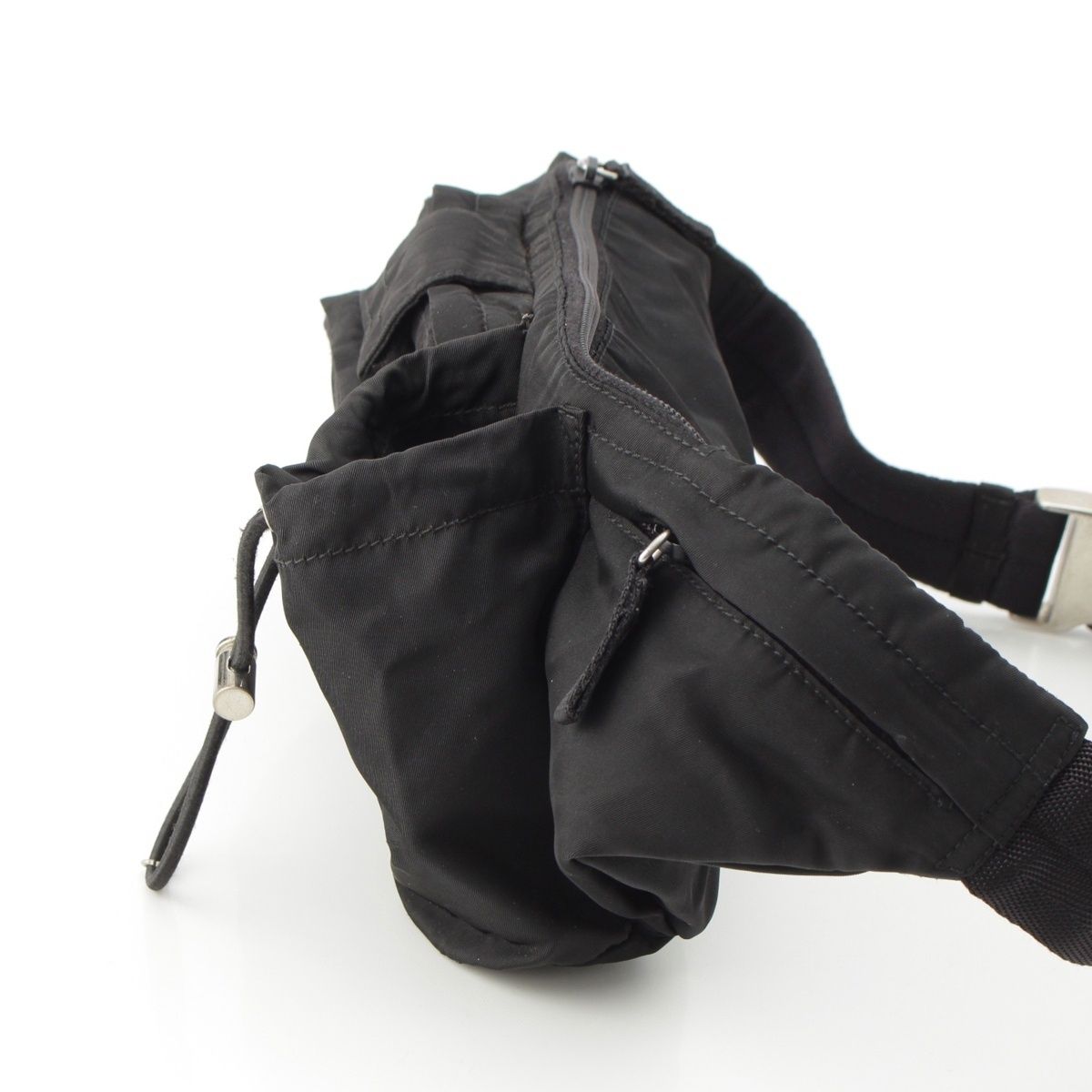 ナイロン 三角ロゴ