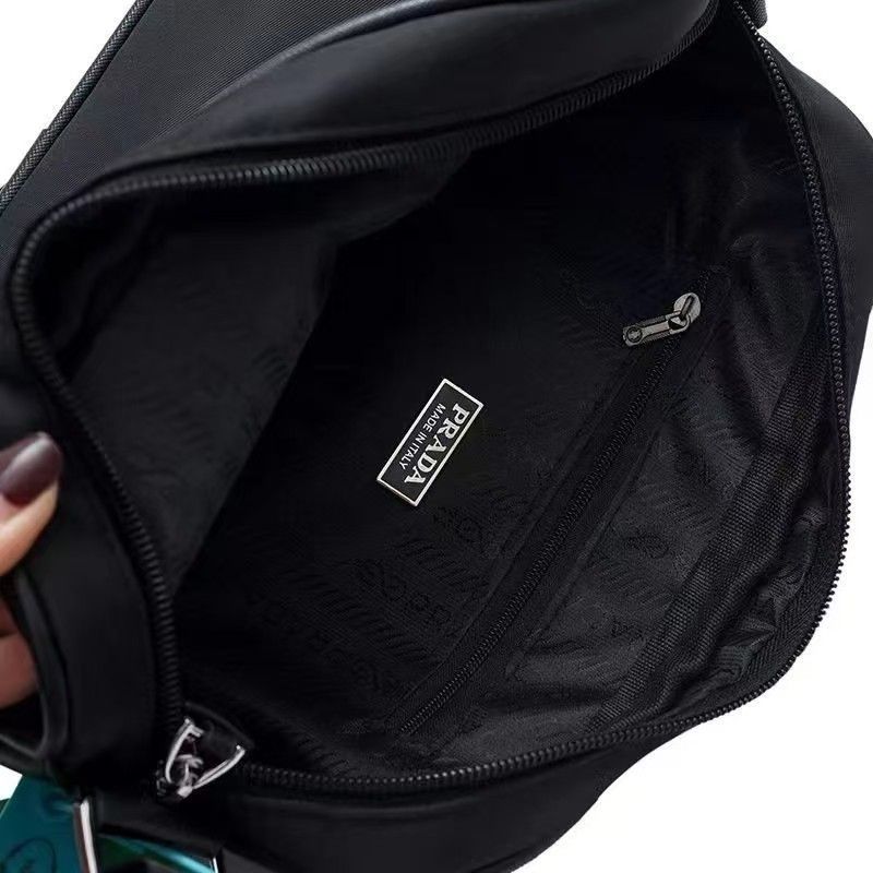 即日発送 超人気 限定】PRADAプラダ ポーチ ノベルティ